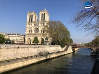 THÀNH PHỐ PARIS - HOA LỆ VÀ LÃNG MẠNG